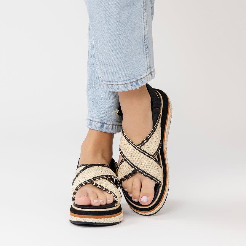 SANDALIAS DEPORTIVAS CON TIRAS DE RAFIA Y PLATAFORMA PARA MUJER ODRIE