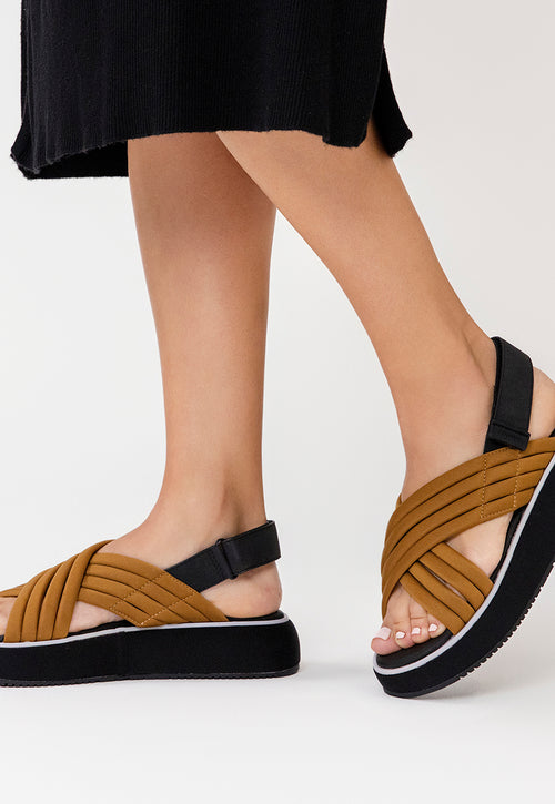 SANDALIAS DEPORTIVAS COLOR CUERO CON PLATAFORMA PARA MUJER BRYHER