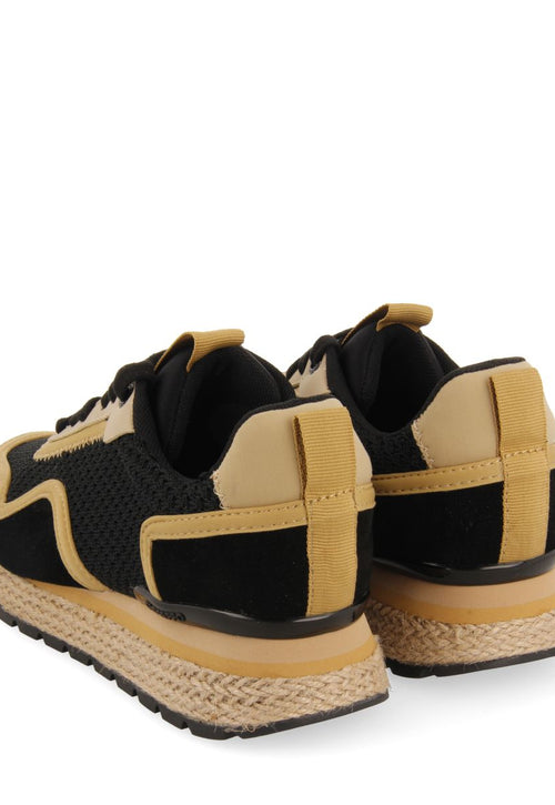 SNEAKERS NEGRAS ESTILO MEDITERRÁNEO PARA MUJER RUKAJ