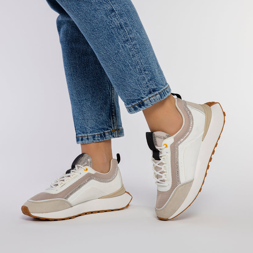 SNEAKERS BLANCAS CON DETALLES BEIGE PARA MUJER BALLAGAT