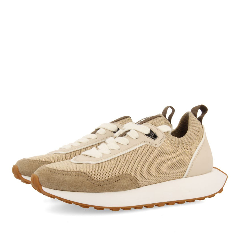SNEAKERS DORADAS DE CORTE ELÁSTICO PARA MUJER FINIQ