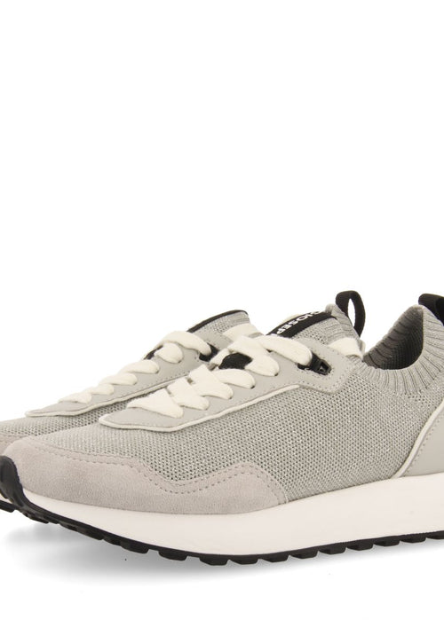 SNEAKERS PLATEADAS DE CORTE ELÁSTICO PARA MUJER FINIQ