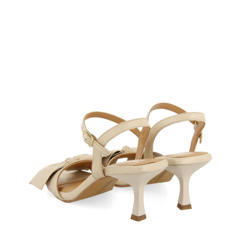 SANDALIAS OFF-WHITE DE TACÓN FINO CON DETALLE DE LAZO PARA MUJER PATTI