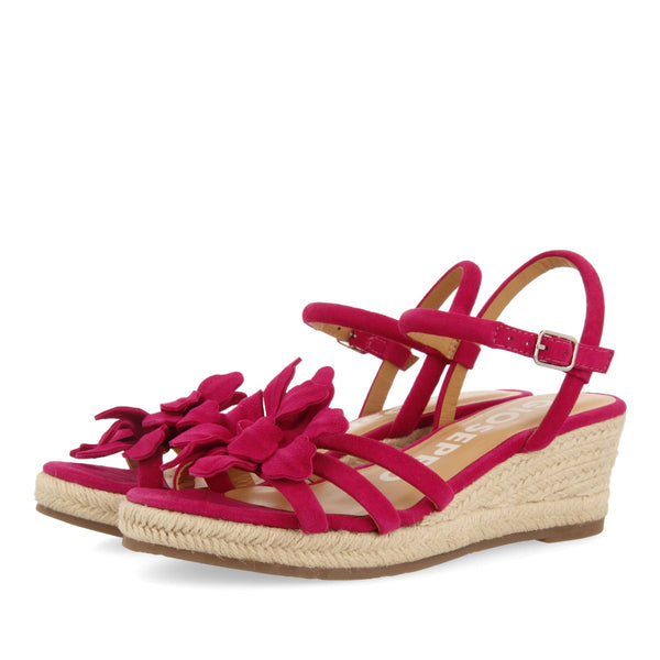 SANDALES EN CUIR DE COULEUR FUCHSIA AVEC ORNEMENT DE FLEUR ET TALON COMPENSÉ EN JUTE POUR FEMME SAMSULA