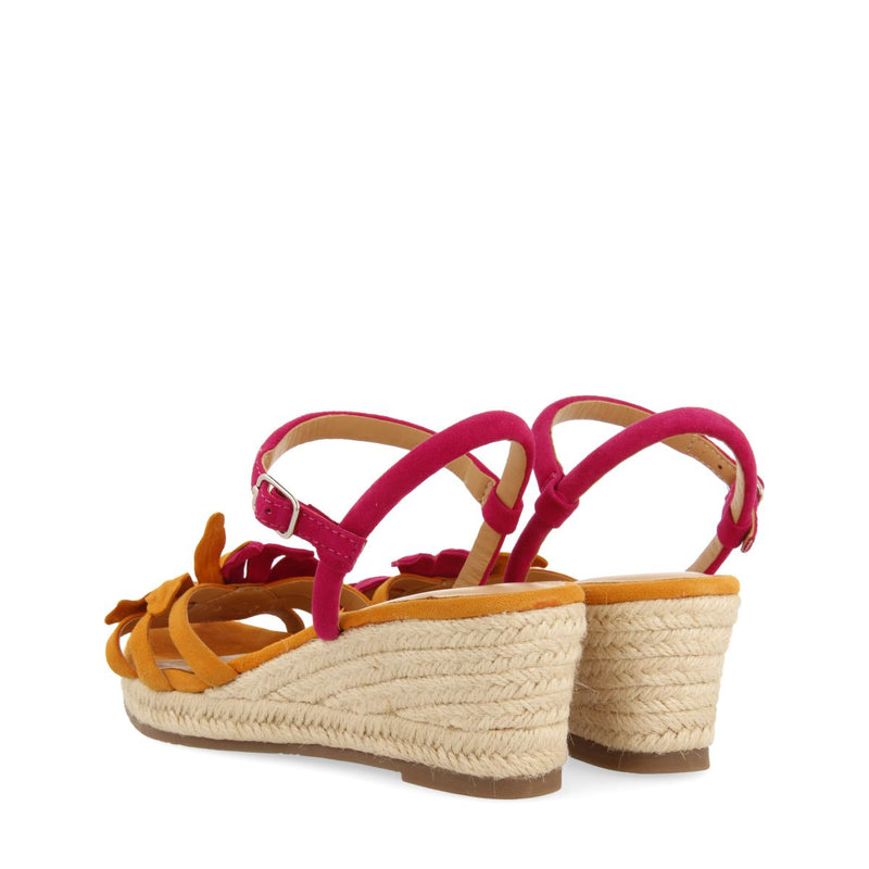 SANDALES EN CUIR DE COULEUR FUCHSIA ET ORANGE AVEC ORNEMENT DE FLEUR ET TALON COMPENSÉ EN JUTE POUR FEMME SAMSULA