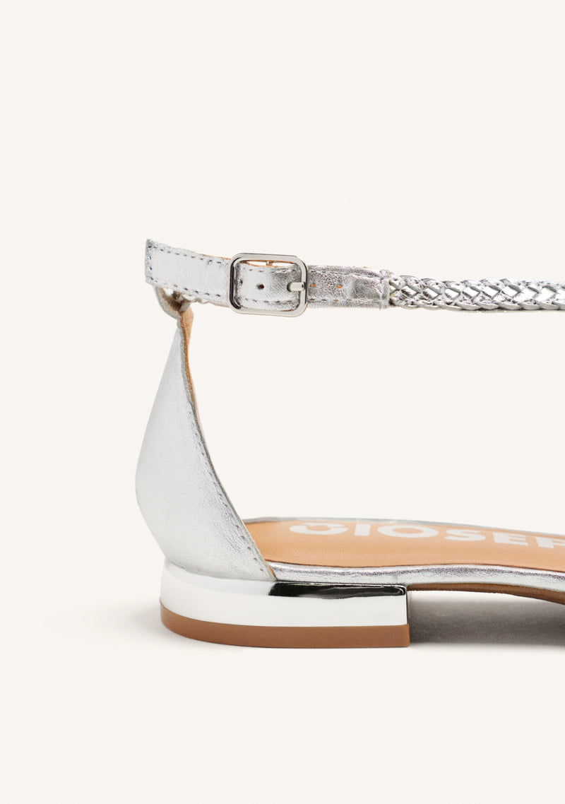 BAILARINAS DE PIEL COLOR PLATA CON TRENZADOS PARA MUJER LESKOVIC