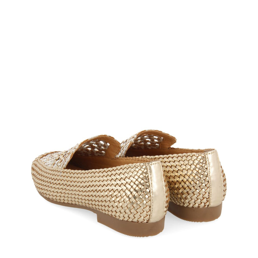 MOCASINES DE PIEL TRENZADA COLOR PLATINO CON DETALLE BICOLOR PARA MUJER RADDUSA