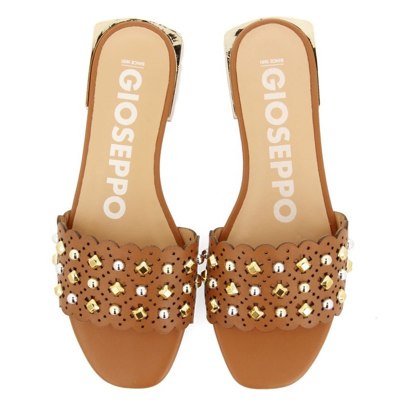 SANDALIAS TIPO PALA COLOR CUERO CON ADORNOS DE TACHAS PARA MUJER LABIN