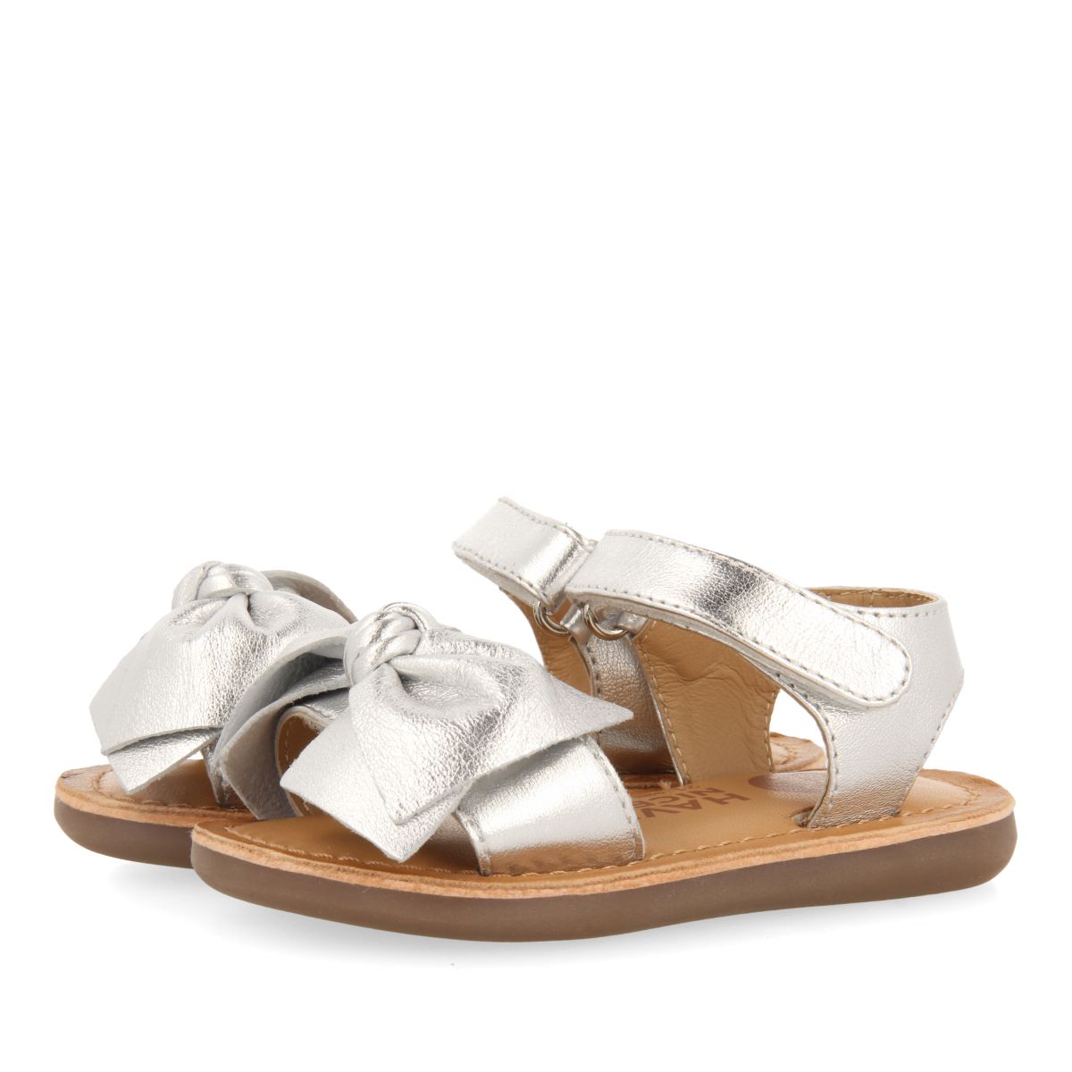 SANDALIAS PLATEADAS DE PIEL CON LAZO PARA BEBÉ ITALA