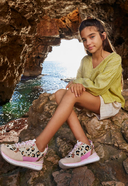 SNEAKERS CON ESTAMPADO ANIMAL Y DETALLES EN ROSA PARA NIÑA Y NIÑO IVES