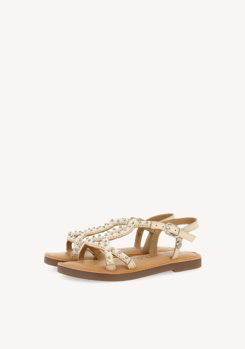 SANDALIAS BLANCAS DE PIEL CON ADORNO DE CUENTAS PARA NIÑA Y NIÑO LAZARAT