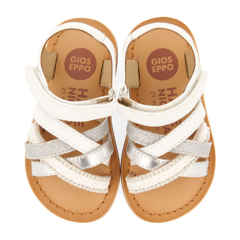 SANDALIAS BLANCAS DE PIEL CON BORDADO EN RAFIA, GLITTER Y ACENTOS METALIZADOS PARA BEBÉ ILOK