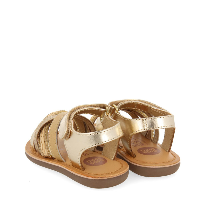 SANDALIAS DORADAS DE PIEL CON BORDADO EN RAFIA, GLITTER Y ACENTOS METALIZADOS PARA BEBÉ ILOK