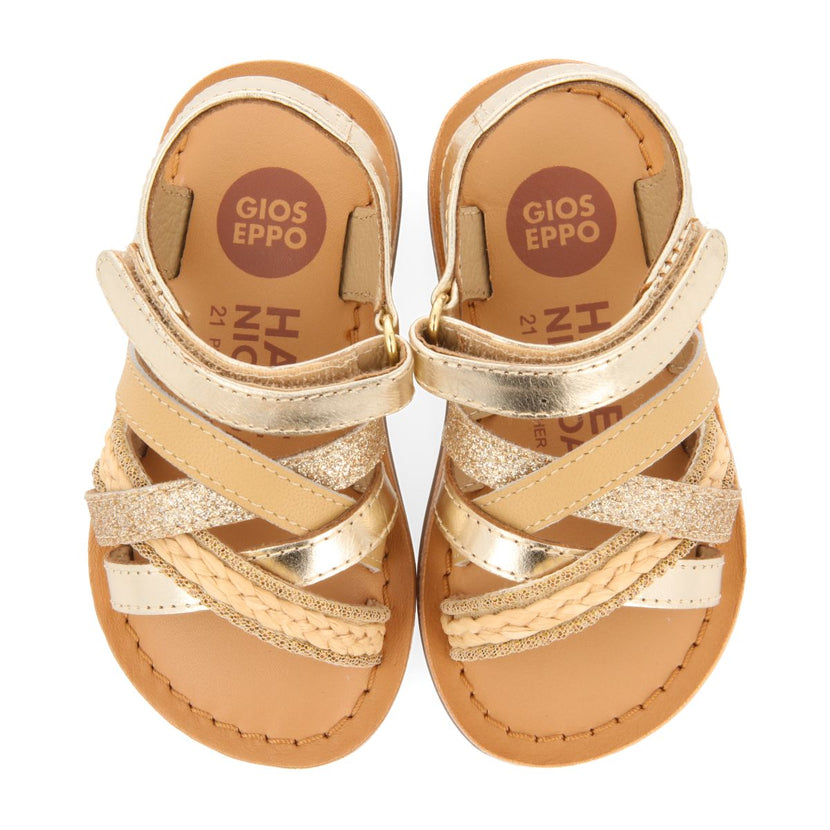 SANDALIAS DORADAS DE PIEL CON BORDADO EN RAFIA, GLITTER Y ACENTOS METALIZADOS PARA BEBÉ ILOK