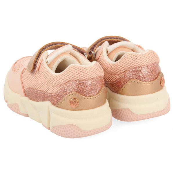 SNEAKERS ROSAS CON GLITTER, DETALLES METALIZADOS Y SUELA CON VOLUMEN PARA BEBÉ SUTERA