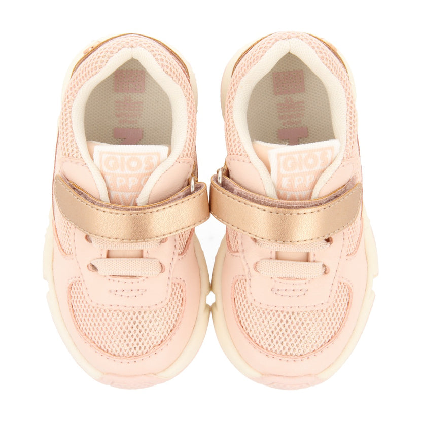 SNEAKERS ROSAS CON GLITTER, DETALLES METALIZADOS Y SUELA CON VOLUMEN PARA BEBÉ SUTERA