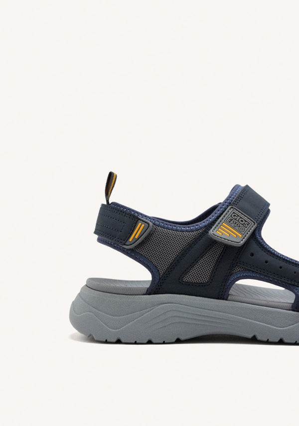 SANDALIAS GRISES CON ACENTOS DE COLOR PARA HOMBRE METKOVIC