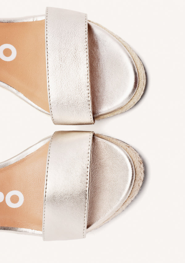 SANDALIAS DE PIEL COLOR PLATINO CON CUÑA DE YUTE PARA MUJER ZHEPE