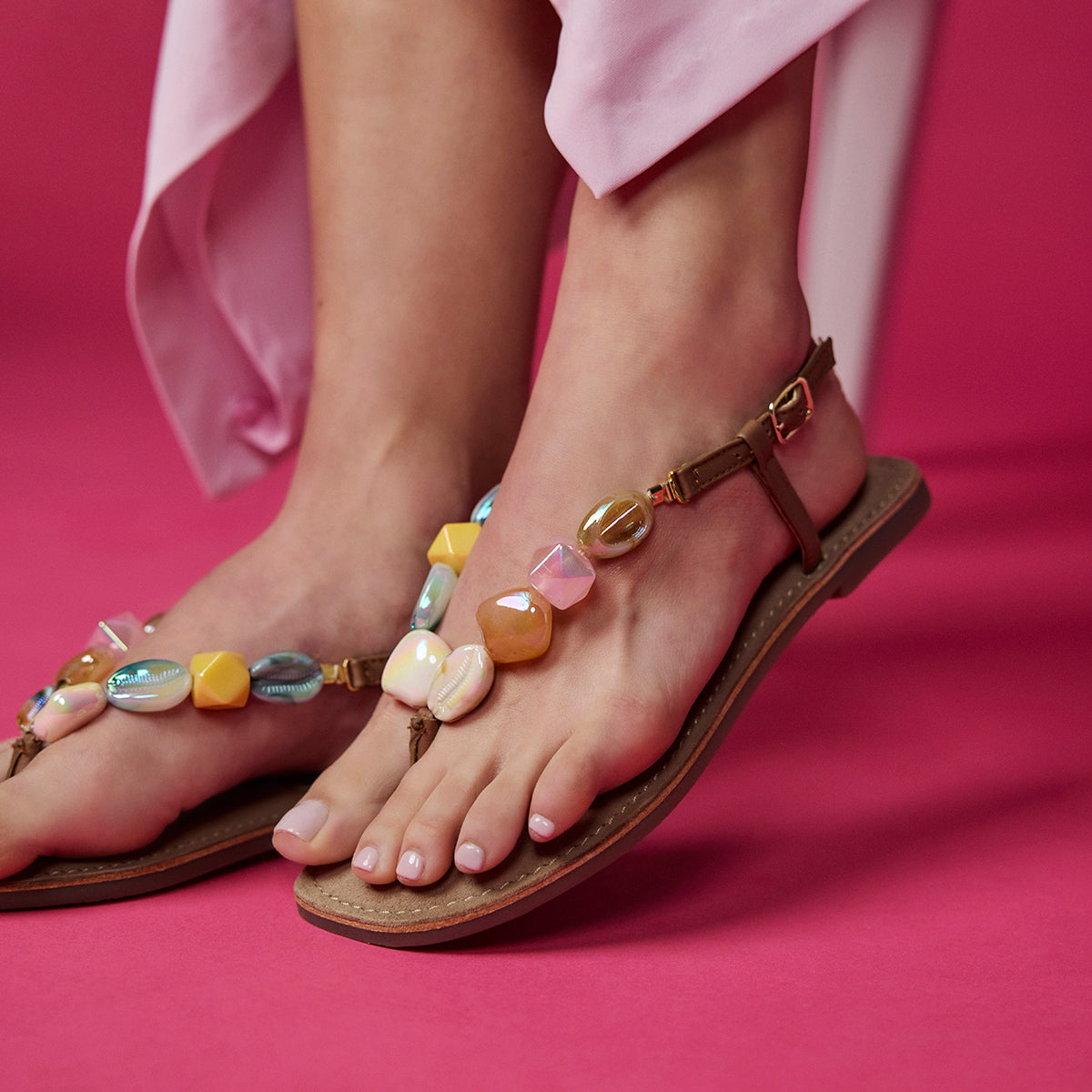 SANDALIAS CUERO CON PIEDRAS MULTICOLOR PARA MUJER KARLOVAC