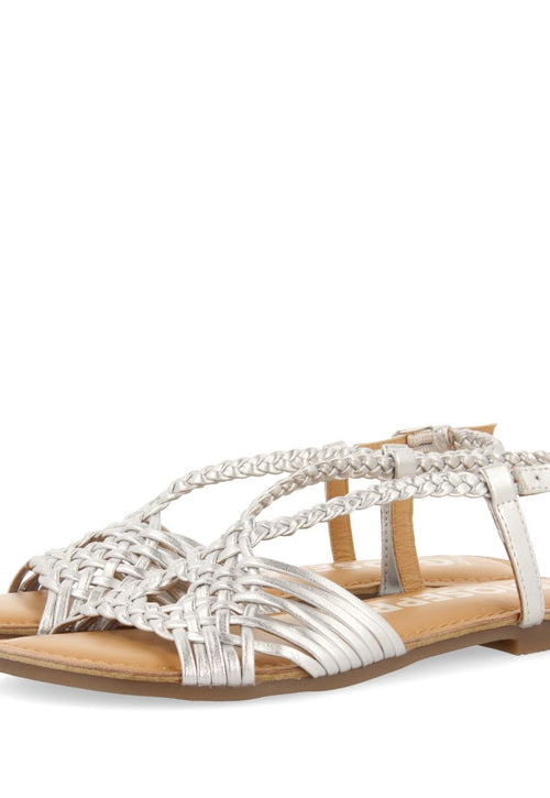 SANDALIAS PLATEADAS DE PIEL CON TIRAS CRUZADAS PARA MUJER AIDONE