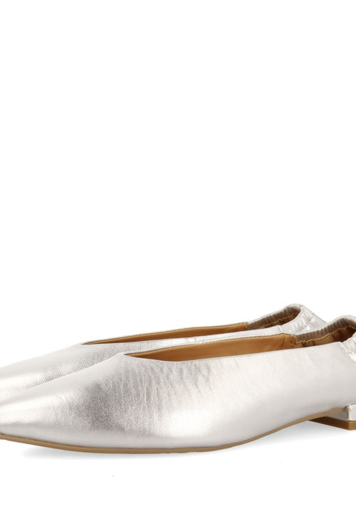 SILVER LEATHER BALLERINAS WITH POINTED TOE AND RUFFLED HEEL FOR WOMEN GUATAY