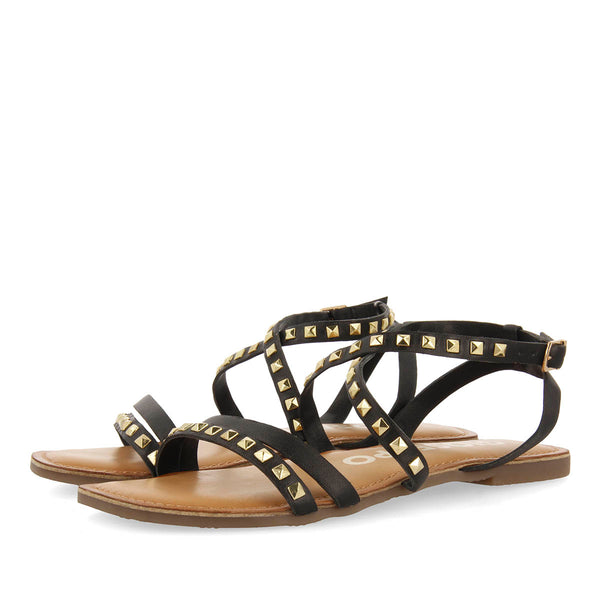 SANDALIAS NEGRAS DE PIEL CON TACHAS PARA MUJER MAIZI