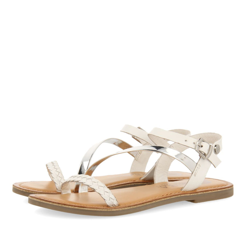 SANDALIAS BLANCAS DE PIEL CON DETALLES TRENZADOS Y METALIZADOS PARA NIÑA Y NIÑO HELIX