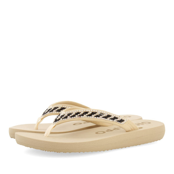 SANDALIAS COLOR BEIGE CON ADORNO DE CRISTALES PARA MUJER CARADON