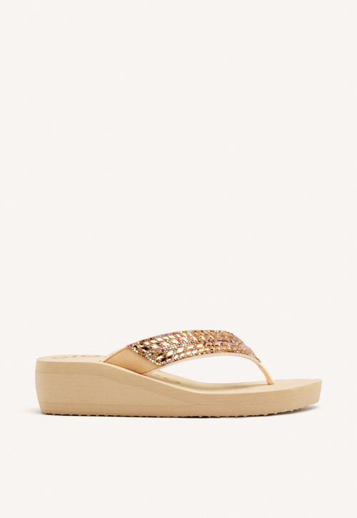 SANDALIAS BEIGE CON CUÑA Y PEDRERÍA PARA MUJER DEVICES