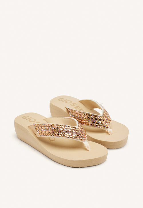 SANDALIAS BEIGE CON CUÑA Y PEDRERÍA PARA MUJER DEVICES