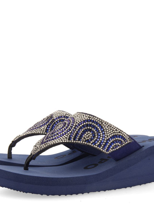 SANDALES BLEU MARINE AVEC SEMELLE COMPENSÉE ET ORNEMENTS DE STRASS POUR FEMME CUDJOE 