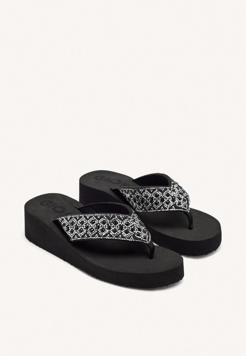 SANDALIAS NEGRAS CON CUÑA Y PEDRERÍA PARA MUJER DRENOVE