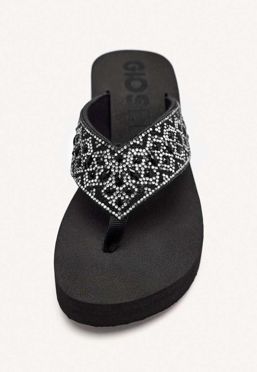 SANDALIAS NEGRAS CON CUÑA Y PEDRERÍA PARA MUJER DRENOVE