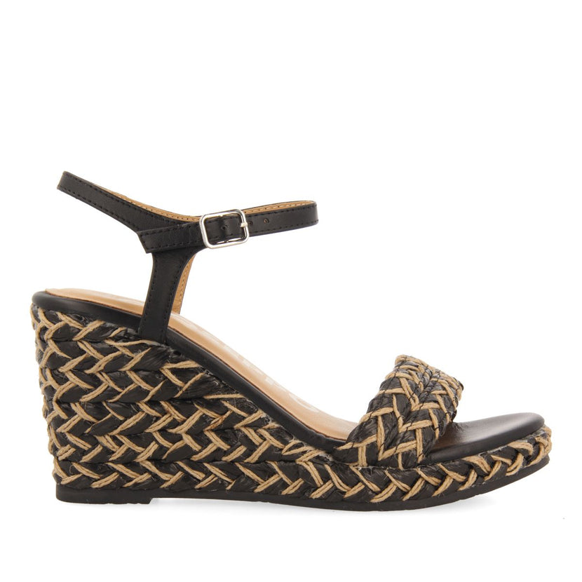 SANDALIAS NEGRAS Y COLOR NATURAL DE CUÑA ALTA CON TRENZADOS PARA MUJER TIGARD