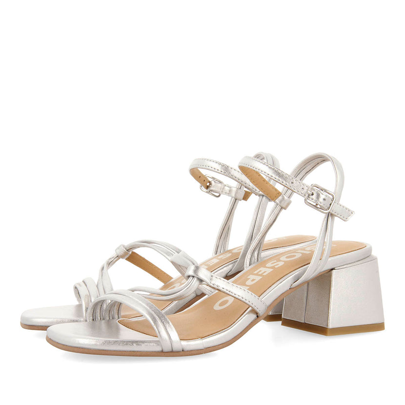 SANDALIAS PLATEADAS DE TACÓN CON TIRAS TRENZADAS PARA MUJER PUSTEC