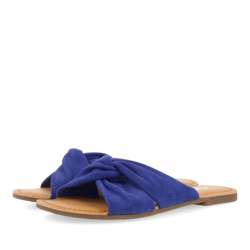 SANDALIAS ESTILO PALA AZULES DE PIEL PARA MUJER AGIRA