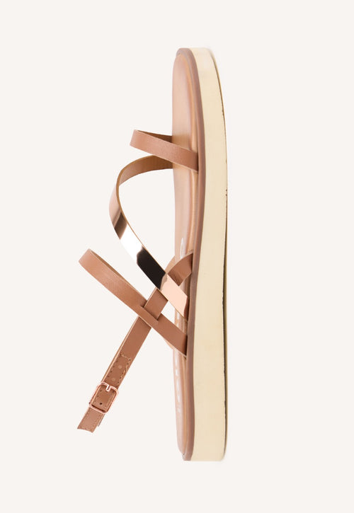 SANDALIAS DE PIEL CON TIRAS COLOR CUERO Y METALIZADO PARA MUJER CARBIS