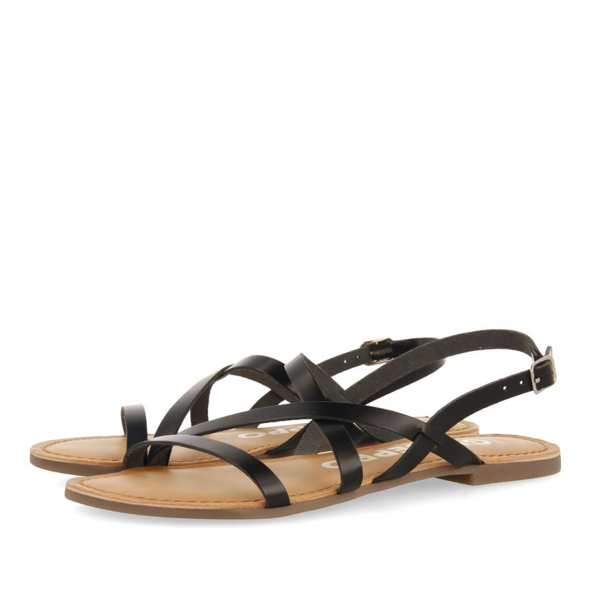 SANDALIAS NEGRAS DE PIEL CON TIRAS FINAS PARA MUJER DANIA