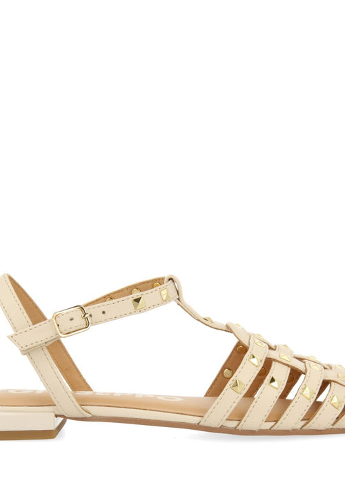 SANDALIAS ESTILO CANGREJERAS DE PIEL COLOR OFF-WHITE CON TACHAS PARA MUJER CANBY