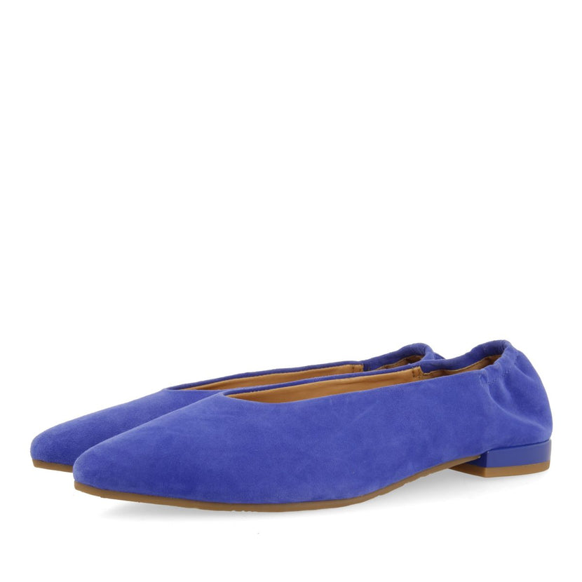 BAILARINAS DE PIEL COLOR AZUL CON PUNTA FINA Y TALÓN FRUNCIDA PARA MUJER GAGEAC