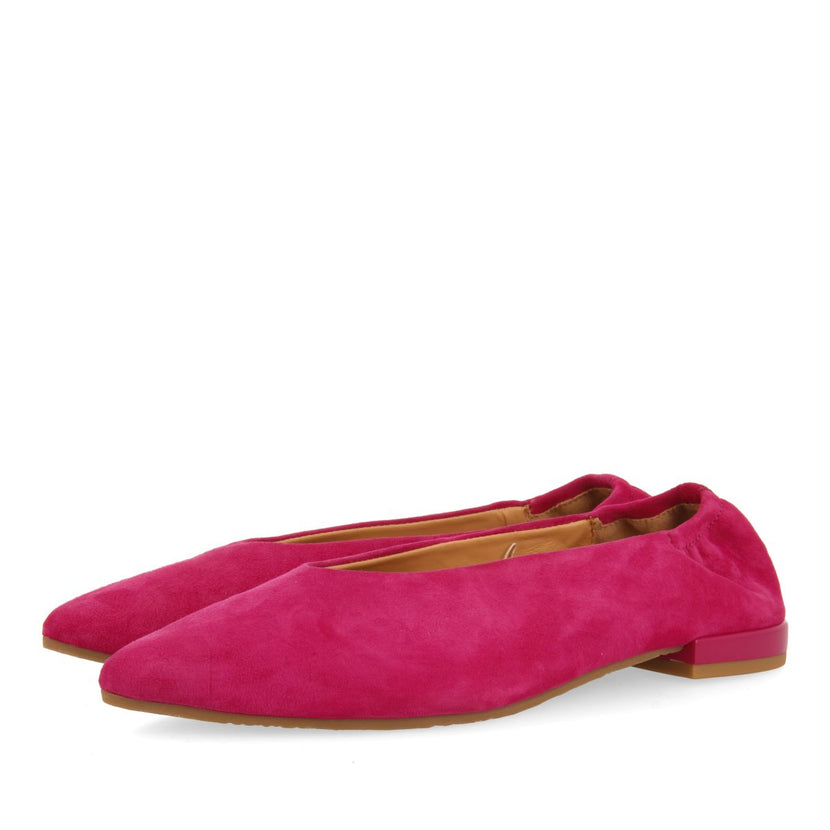 BAILARINAS DE PIEL COLOR FUCSIA CON PUNTA FINA Y TALÓN FRUNCIDA PARA MUJER GAGEAC