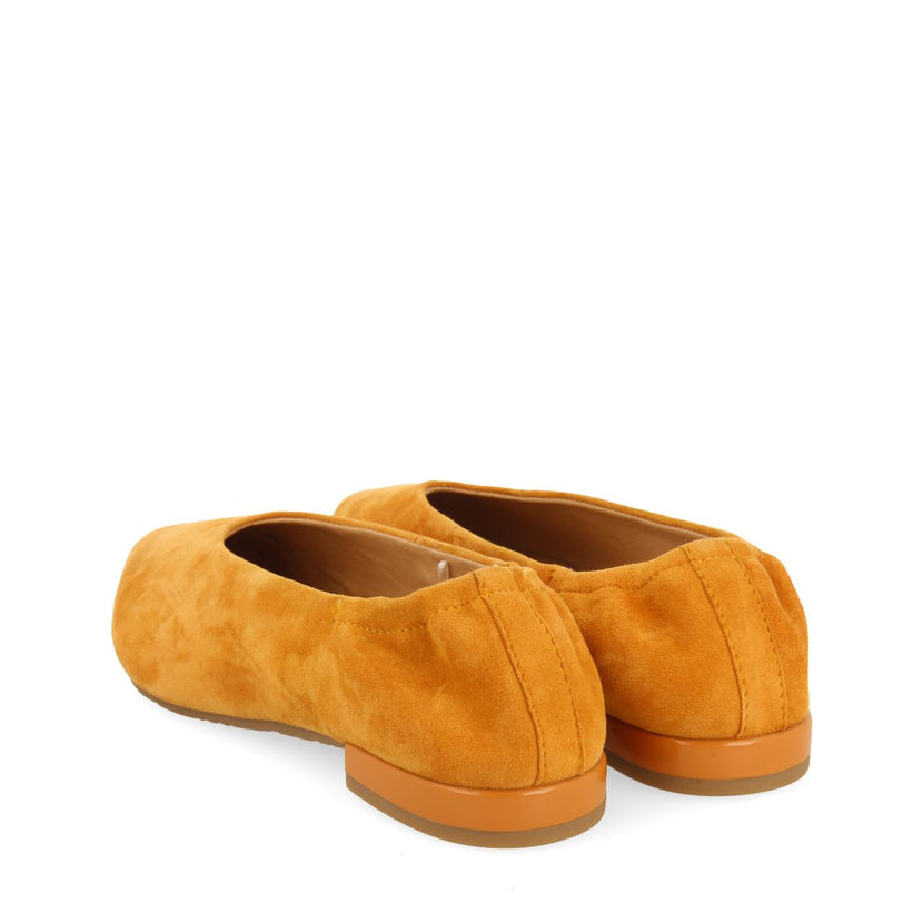 BAILARINAS DE PIEL COLOR NARANJA CON PUNTA FINA Y TALÓN FRUNCIDA PARA MUJER GAGEAC
