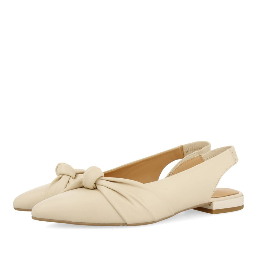 BAILARINAS DESTALONADAS DE PIEL COLOR OFF-WHITE CON DETALLE DE NUDO PARA MUJER IBALLE