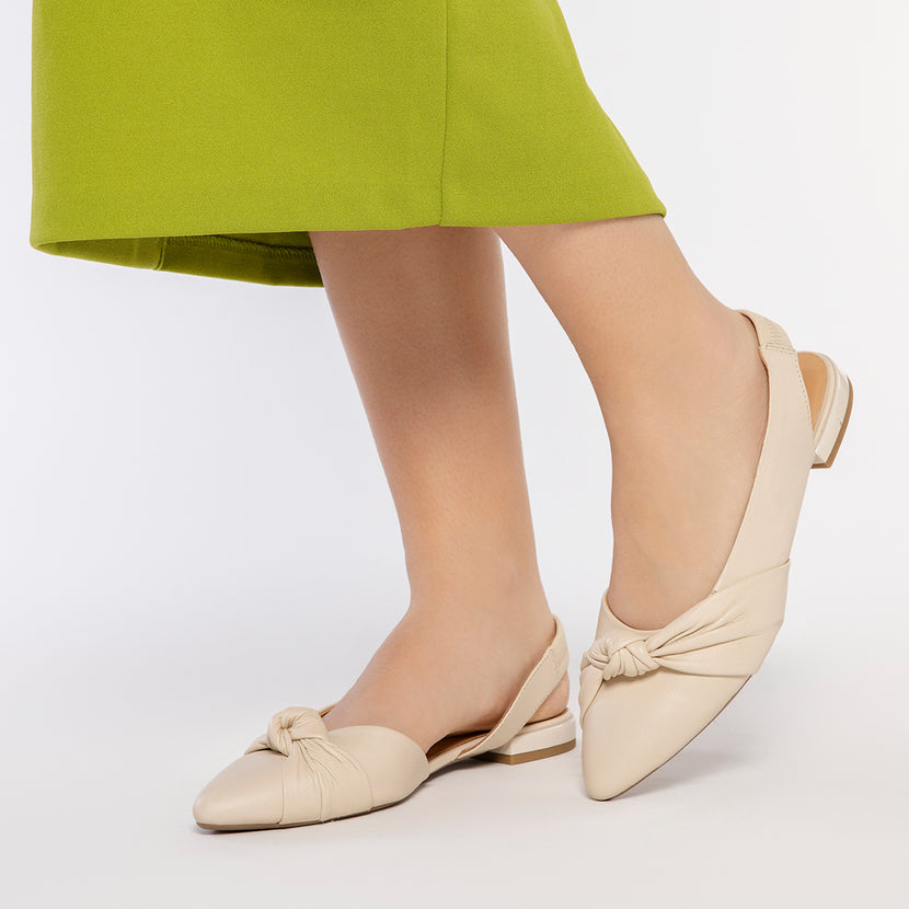 BAILARINAS DESTALONADAS DE PIEL COLOR OFF-WHITE CON DETALLE DE NUDO PARA MUJER IBALLE