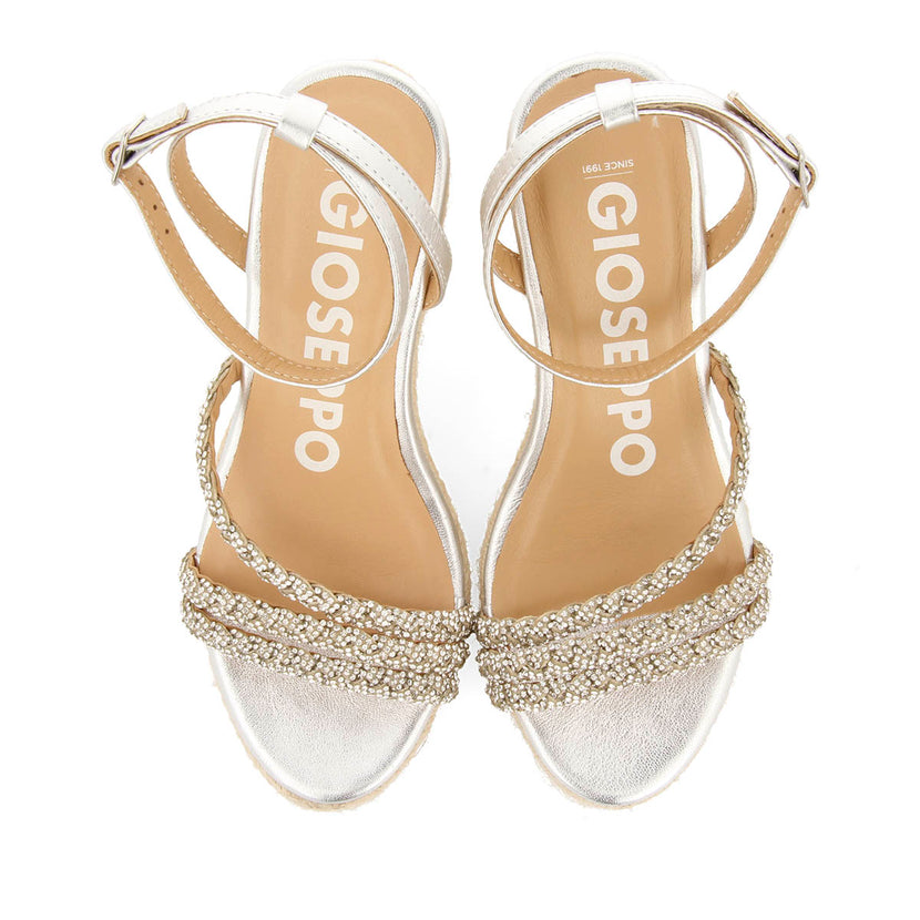 SANDALI IN PELLE COLORE ARGENTO CON STRISCE CON GIOIELLI E ZEPPA ALTA DI YUTE PER DONNA MENFI