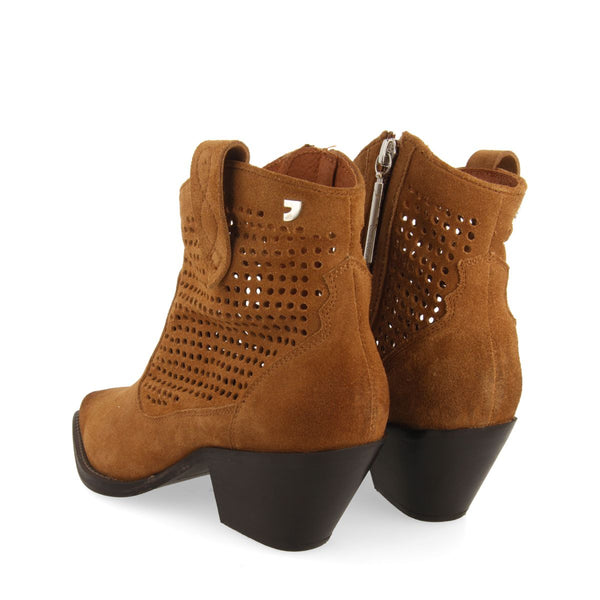 BOTINES TAUPE DE PIEL TIPO COWBOY PARA MUJER YEVRE