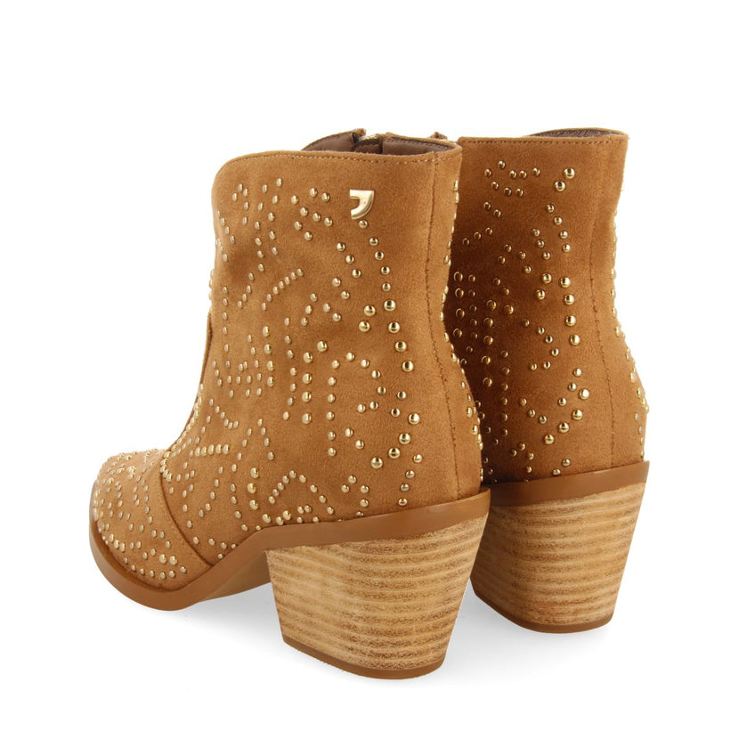 BOTINES CAMEL TIPO COWBOY CON ADORNO DE TACHAS PARA MUJER VALPOVO