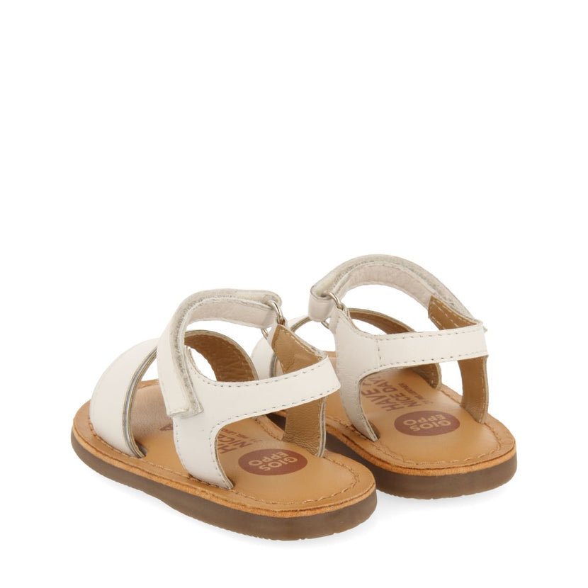 SANDALIAS BLANCAS DE PIEL CON DETALLES METALIZADOS PARA BEBÉ ALIKO