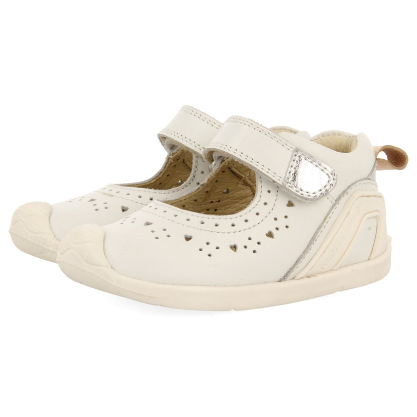 WHITE LEATHER CRAB-STYLE SANDALS WITH FANTASY PERFORATIONS FOR BABY PAIGNTON