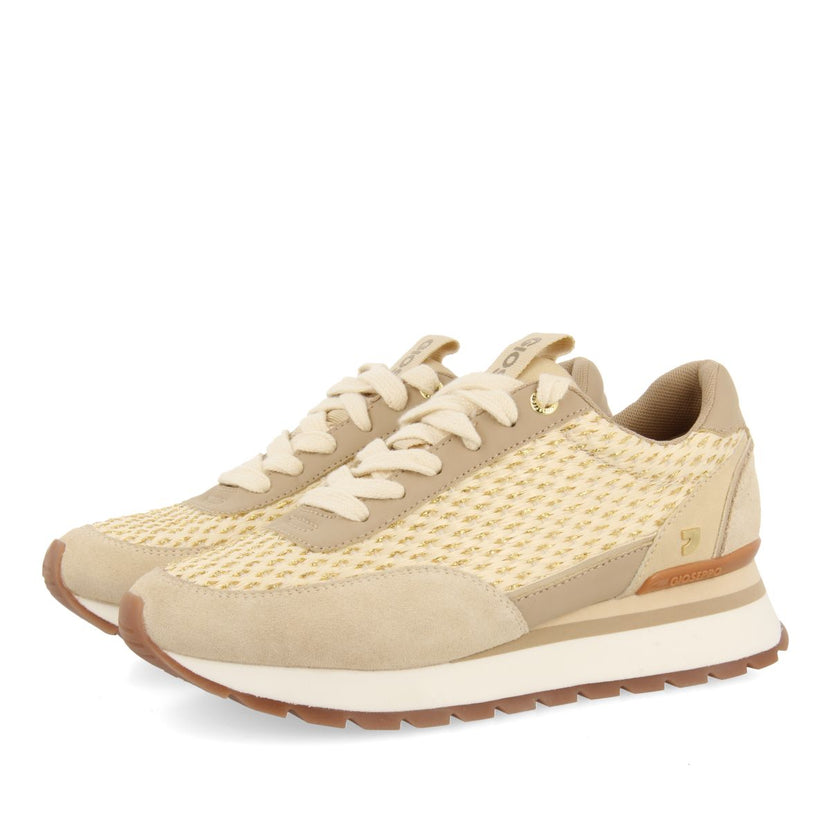 SNEAKERS DORADAS CON DETALLES TRENZADOS PARA MUJER GAGGI